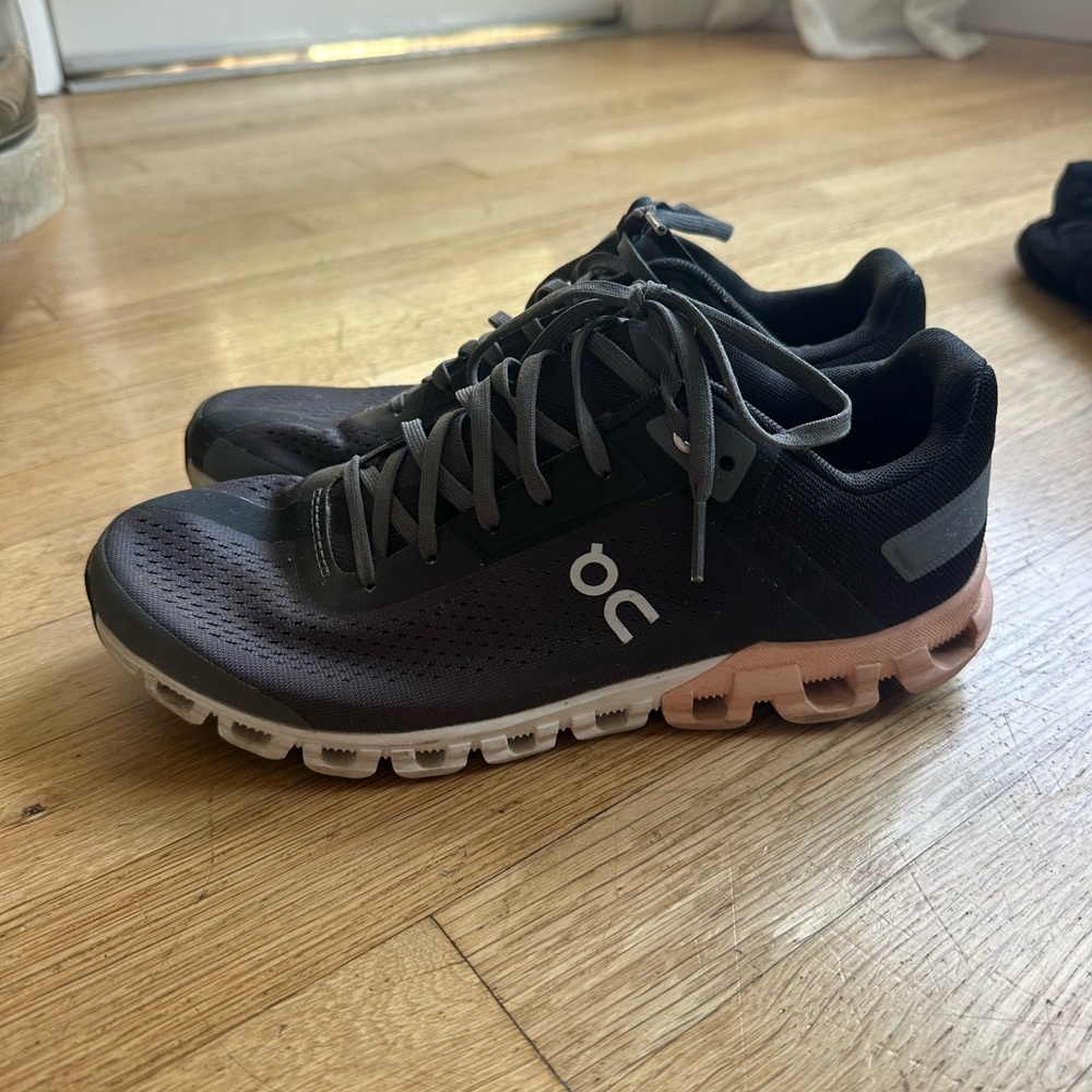 Women’s On Running running shoes